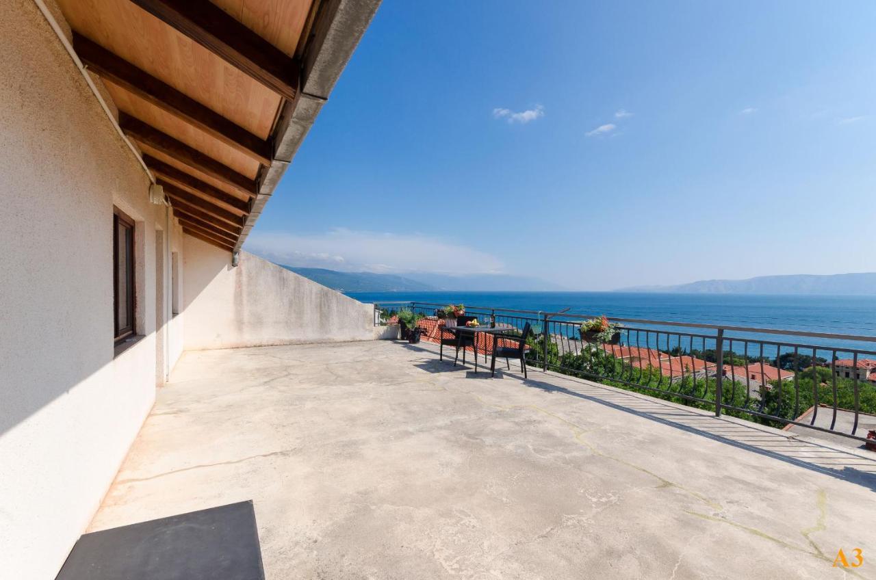 Apartments And Room Drazen Novi Vinodolski Exterior foto